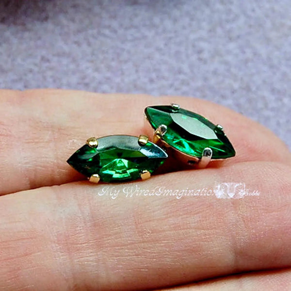 Tourmaline Green, Vintage Swarovski Crystal, 1 Pc 15x7 mm Navette art 4200 With Setting, Bead Embroidery Component
