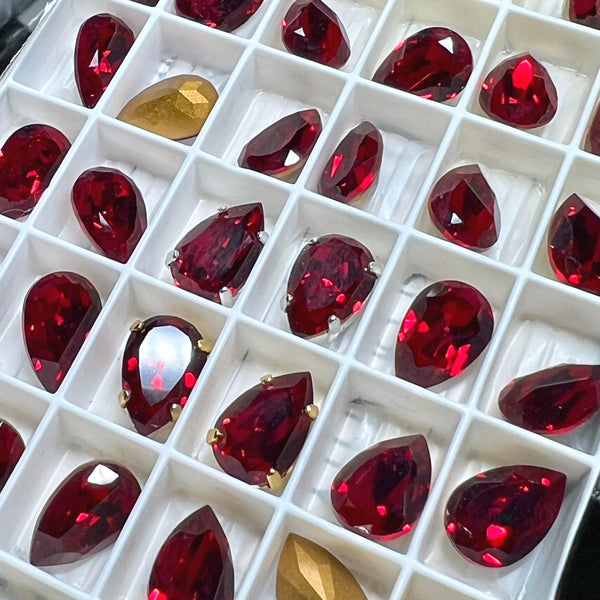 Siam Dark Red 2 Pcs 13X8.5mm Vintage Swarovski Pear 4320 With SP-GP Settings
