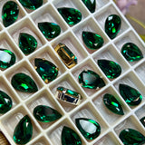 Emerald Green 2 Pcs 13X8.5mm Vintage Swarovski Pear 4320 With Settings