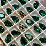 Emerald Green 2 Pcs 13X8.5mm Vintage Swarovski Pear 4320 With Settings